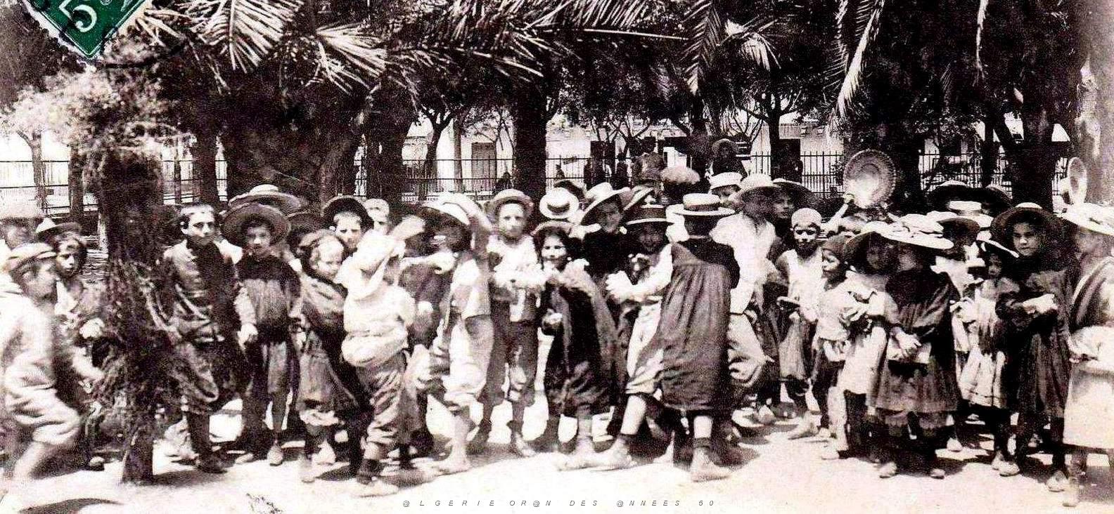 2205- Birkadem - Square - Sortie Ecole2- 1910.jpg